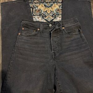 Levi's Women's Straight Ribcage Jeans in Black